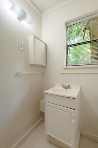 712 Cline Street D, Huntsville, TX 77340