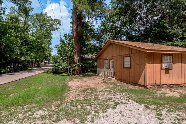 712 Cline Street D, Huntsville, TX 77340