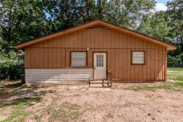 712 Cline Street D, Huntsville, TX 77340