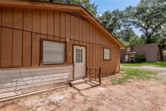 712 Cline Street D, Huntsville, TX 77340