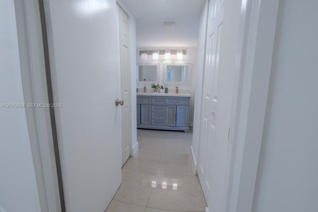 20100 W Country Club Drive 504, Aventura, FL 33180