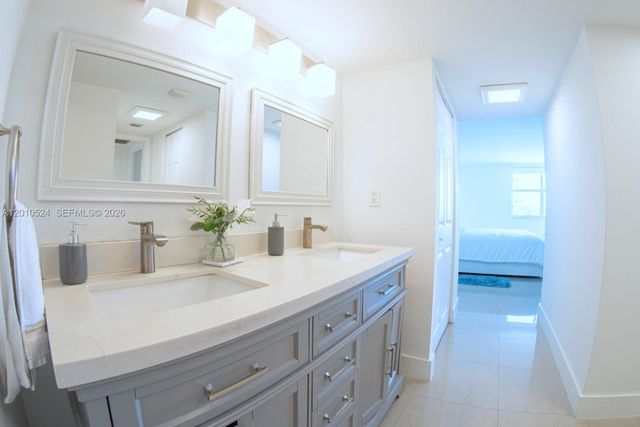 20100 W Country Club Drive 504, Aventura, FL 33180