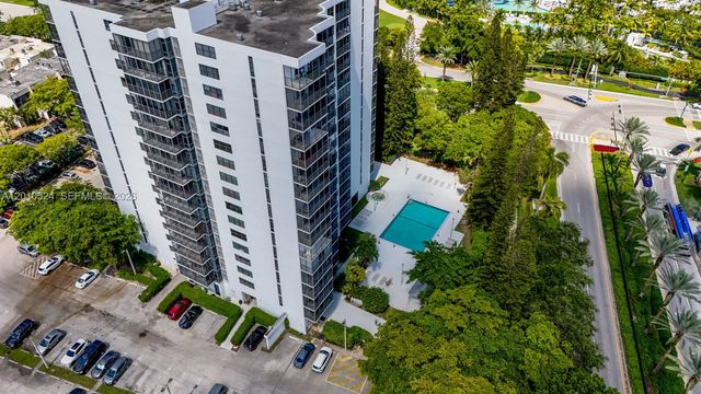 20100 W Country Club Drive 504, Aventura, FL 33180