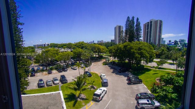 20100 W Country Club Drive 504, Aventura, FL 33180
