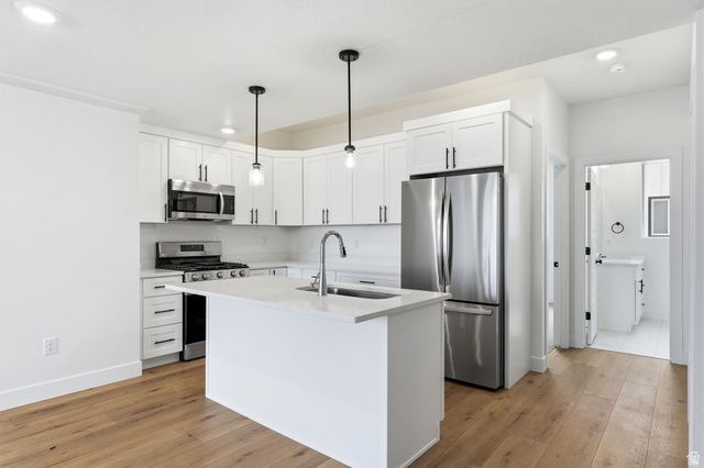 140 CHAMBORD CT, Sandy, UT 84070