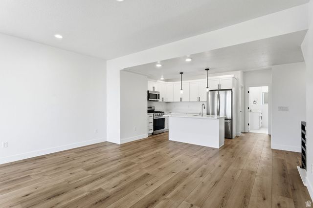 140 CHAMBORD CT, Sandy, UT 84070