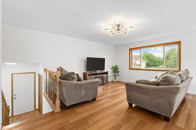 15720 Cicerone Path, Rosemount, MN 55068