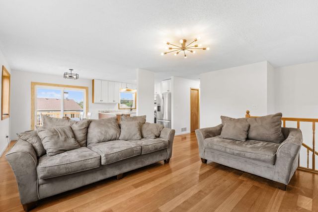 15720 Cicerone Path, Rosemount, MN 55068