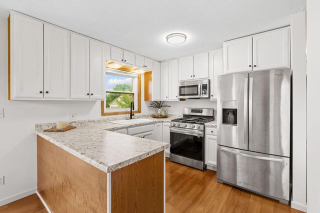 15720 Cicerone Path, Rosemount, MN 55068