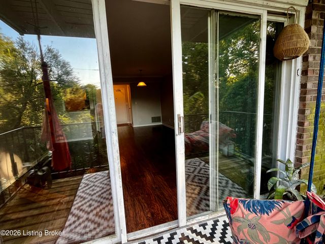 2845 Hikes Ln 206, Louisville, KY 40218