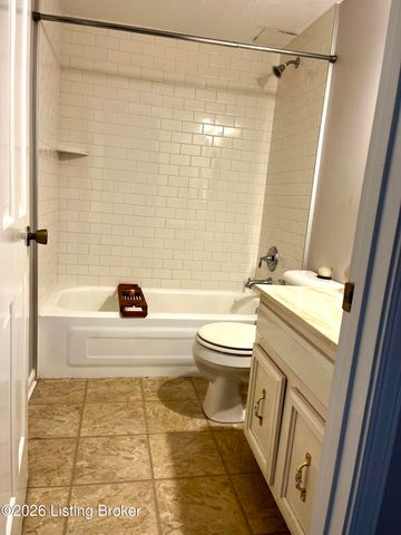 2845 Hikes Ln 206, Louisville, KY 40218