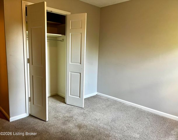 2845 Hikes Ln 206, Louisville, KY 40218