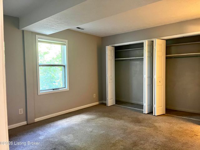2845 Hikes Ln 206, Louisville, KY 40218