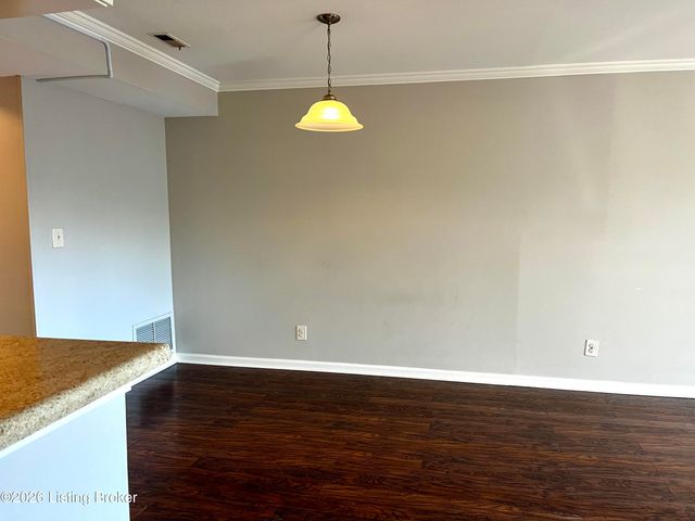 2845 Hikes Ln 206, Louisville, KY 40218