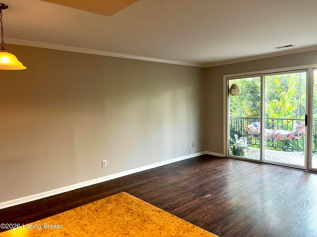 2845 Hikes Ln 206, Louisville, KY 40218