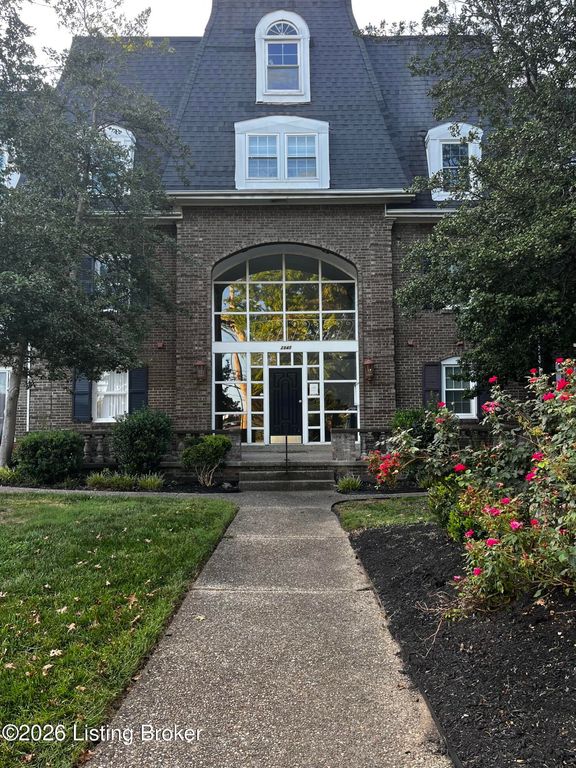 2845 Hikes Ln 206, Louisville, KY 40218