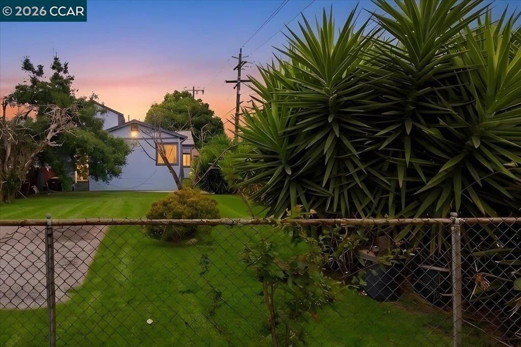 Image 1 of property listing at 1605 57Th Ave, Oakland, CA 94621