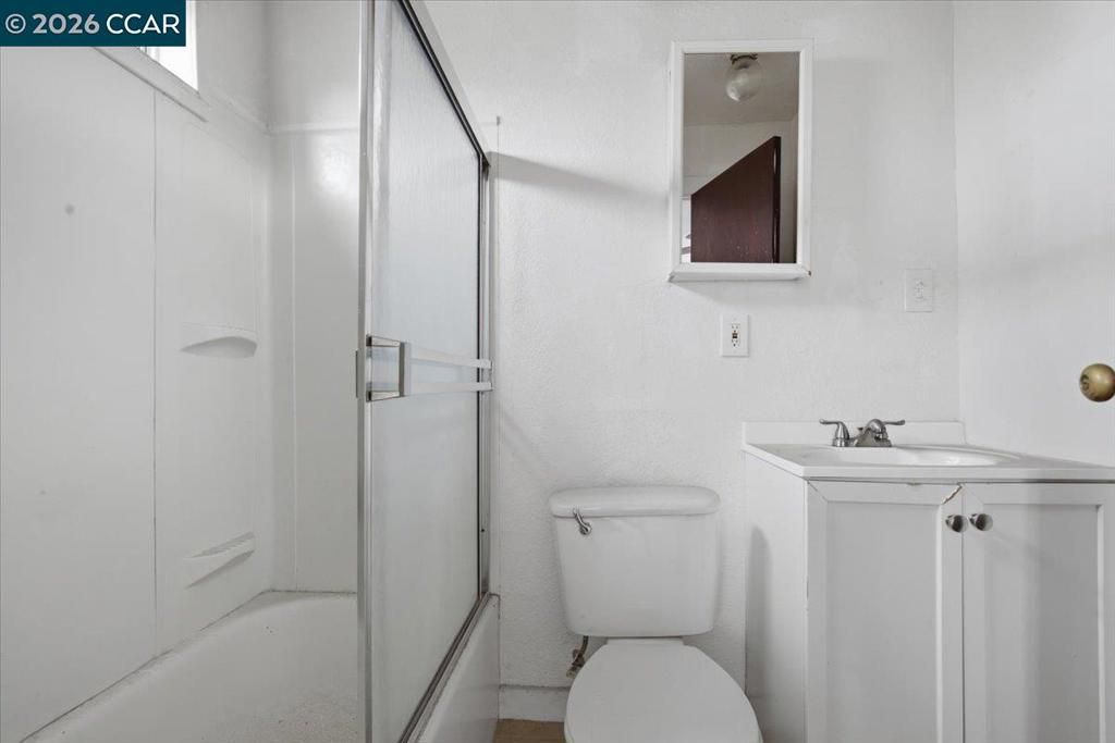 Image 10 of property listing at 1605 57Th Ave, Oakland, CA 94621