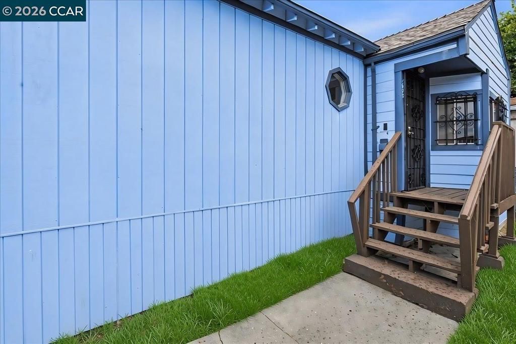 Image 2 of property listing at 1605 57Th Ave, Oakland, CA 94621