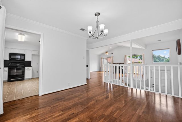 2664 Bering Drive 2664, Houston, TX 77057