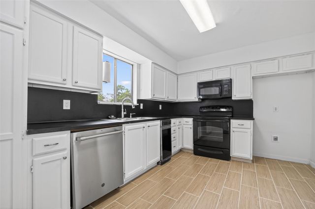 2664 Bering Drive 2664, Houston, TX 77057