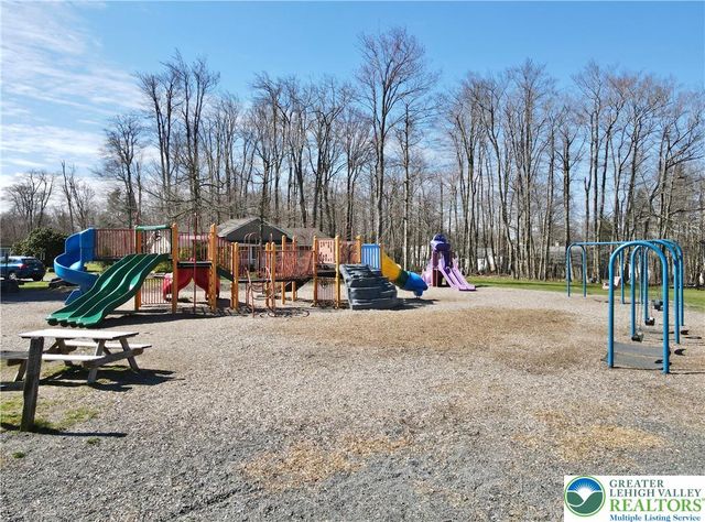 141 Natures Drive, Coolbaugh Twp, PA 18466