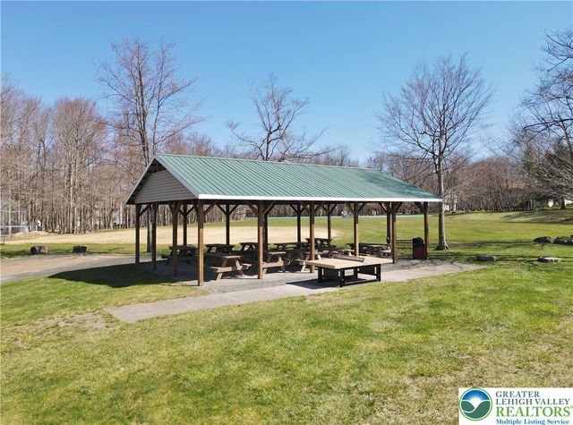 141 Natures Drive, Coolbaugh Twp, PA 18466
