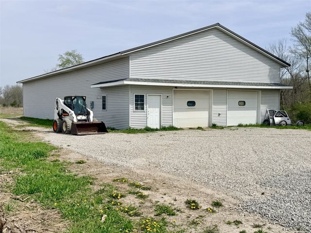 6100 Rogers Road NW, Cedar Rapids, IA 52405