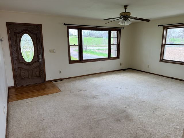 6100 Rogers Road NW, Cedar Rapids, IA 52405
