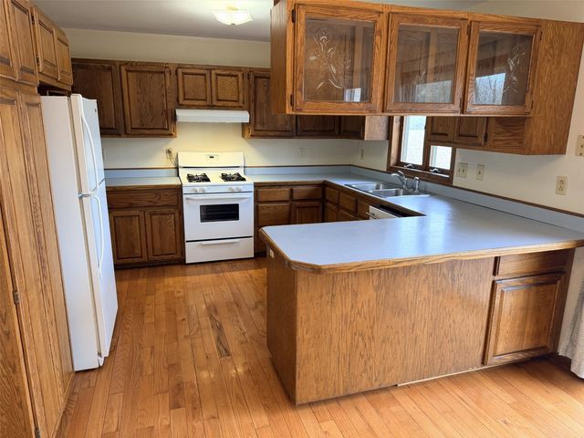 6100 Rogers Road NW, Cedar Rapids, IA 52405