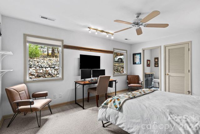 75 Wodigeasgohi Drive, Brevard, NC 28712