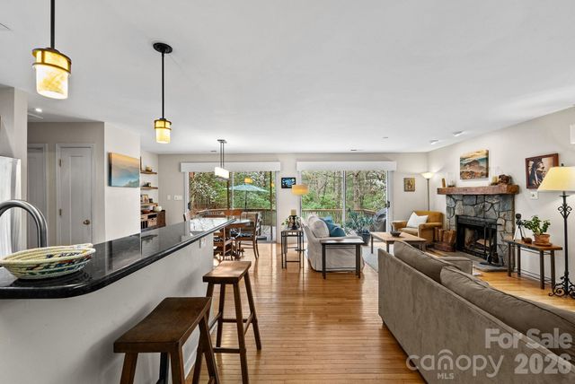 75 Wodigeasgohi Drive, Brevard, NC 28712