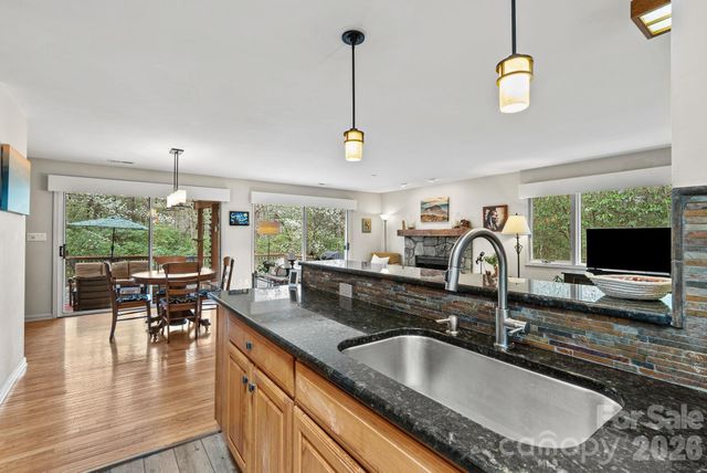 75 Wodigeasgohi Drive, Brevard, NC 28712