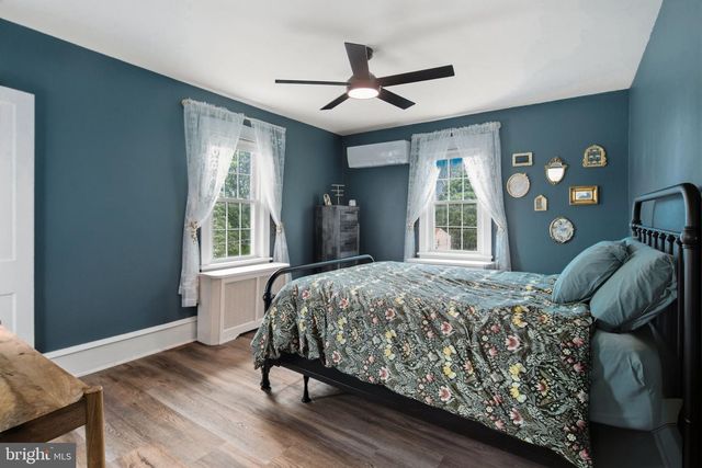6822 LAWNTON ST, Philadelphia, PA 19128