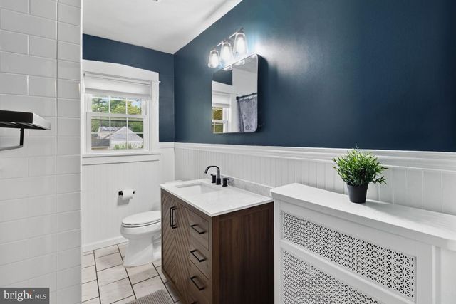 6822 LAWNTON ST, Philadelphia, PA 19128