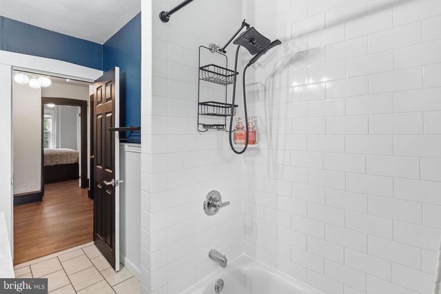 6822 LAWNTON ST, Philadelphia, PA 19128