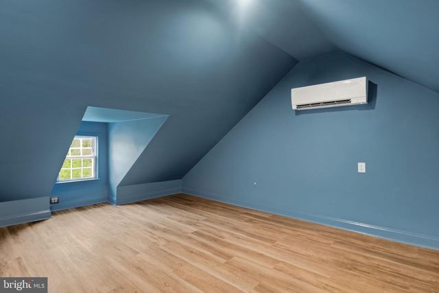 6822 LAWNTON ST, Philadelphia, PA 19128