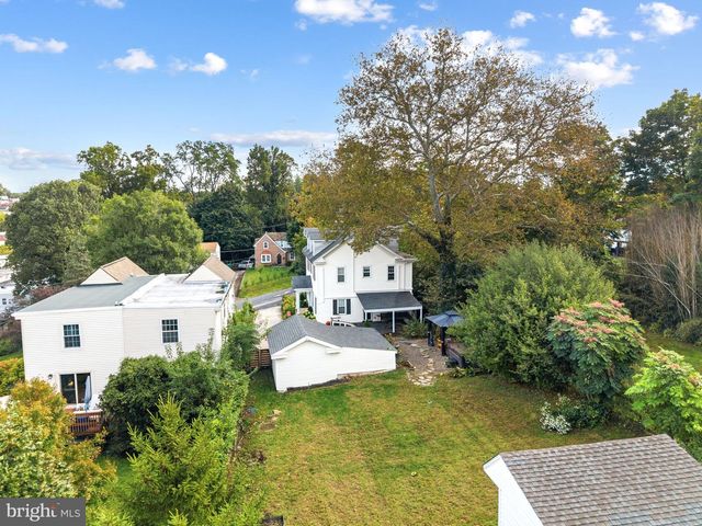 6822 LAWNTON ST, Philadelphia, PA 19128