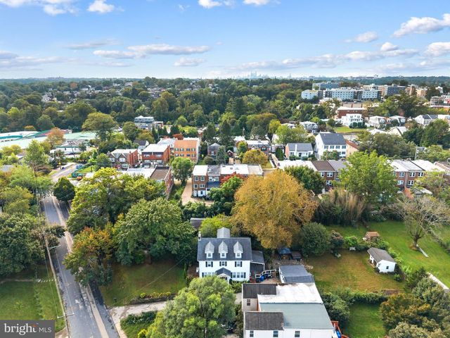 6822 LAWNTON ST, Philadelphia, PA 19128