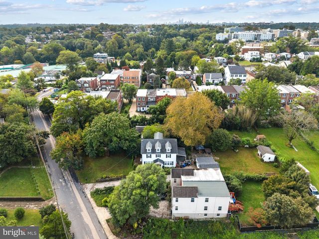 6822 LAWNTON ST, Philadelphia, PA 19128