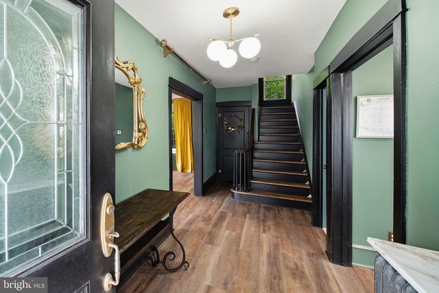 6822 LAWNTON ST, Philadelphia, PA 19128
