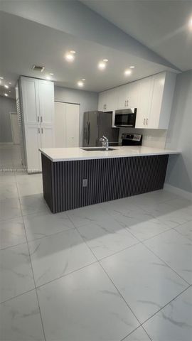 2834 W 75th Ter, Hialeah, FL 33018
