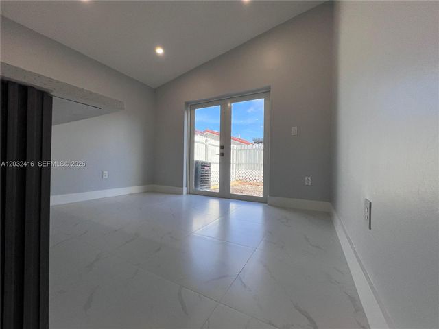 2834 W 75th Ter, Hialeah, FL 33018