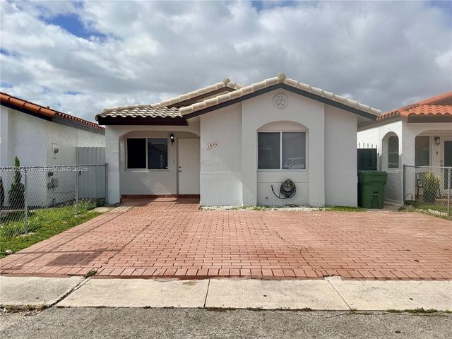 2834 W 75th Ter, Hialeah, FL 33018