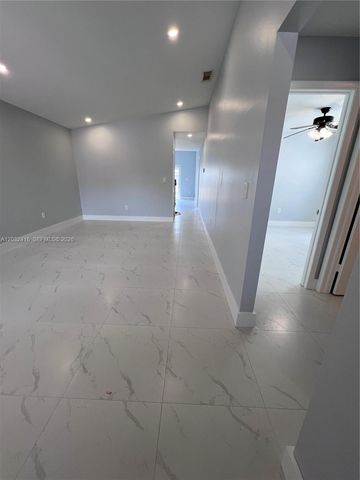2834 W 75th Ter, Hialeah, FL 33018