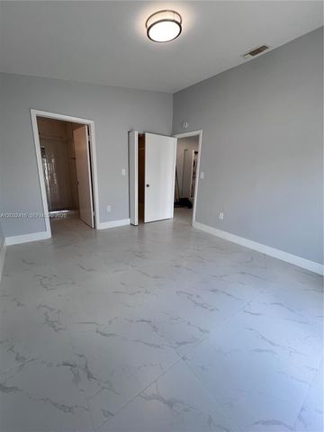 2834 W 75th Ter, Hialeah, FL 33018