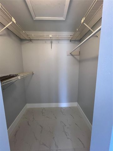 2834 W 75th Ter, Hialeah, FL 33018