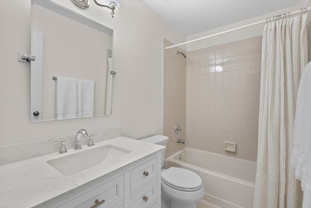 6402 Barn Swallow Court, Gurnee, IL 60031