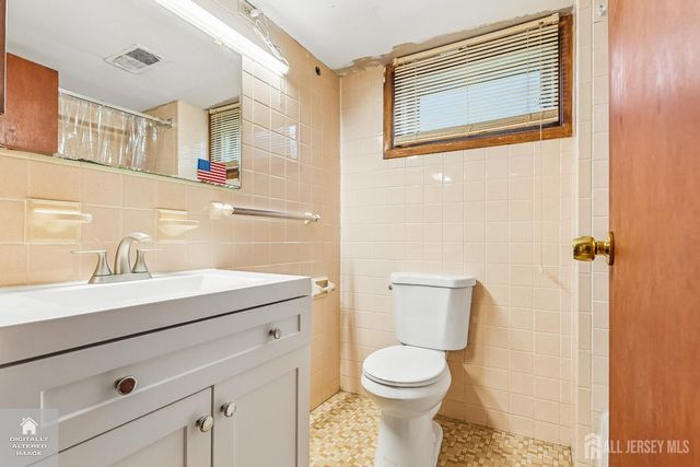 124 Sonora Avenue, Iselin, NJ 08830