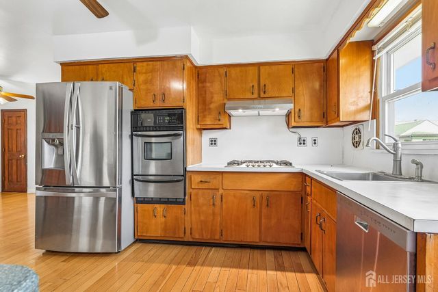 124 Sonora Avenue, Iselin, NJ 08830